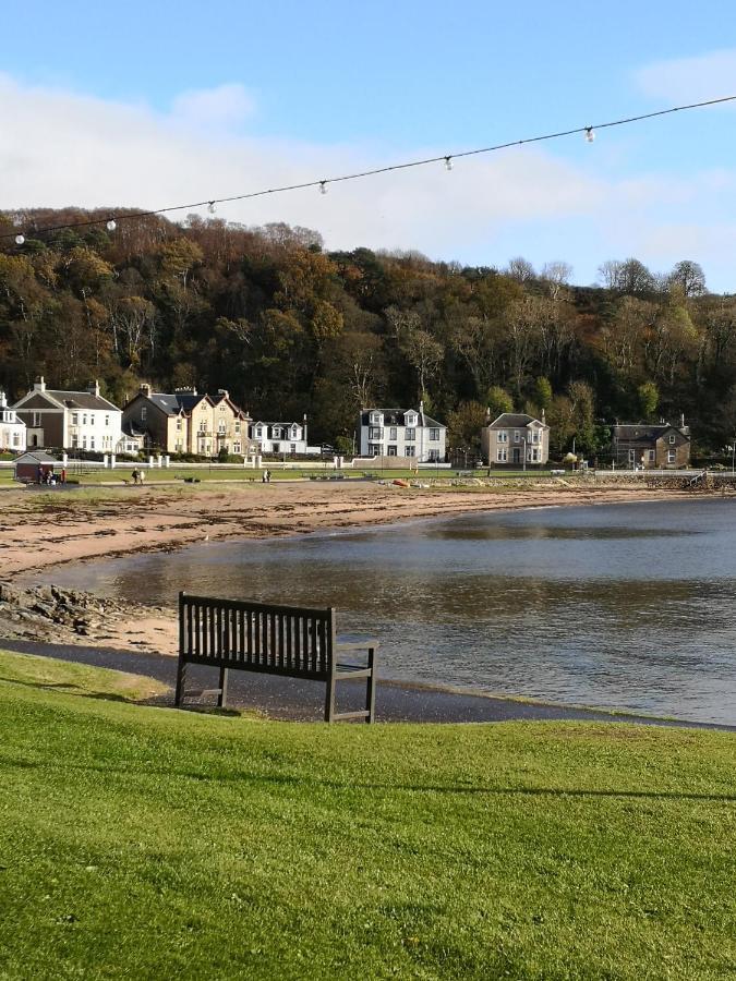 Beside The Bay Appartement Millport Buitenkant foto